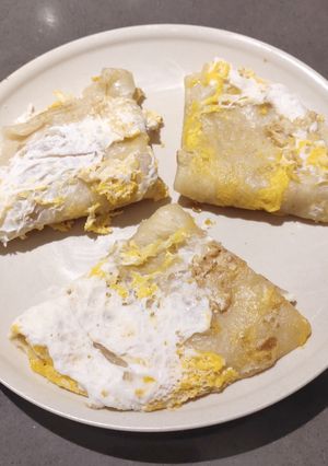 A picture of Paratha with Egg.