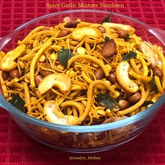 A picture of Spicy Garlic Mixture Namkeen.