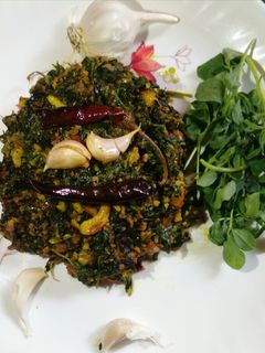 लसुणी मेथी (lasuni methi recipe in marathi) रेसिपी चे मुख्य फोटो