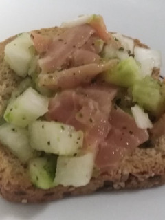 Una foto de Aguachile de salmón