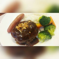 A picture of Simple japanese hamburger.