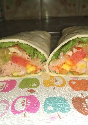 Una foto de Wraps de atún y verduras