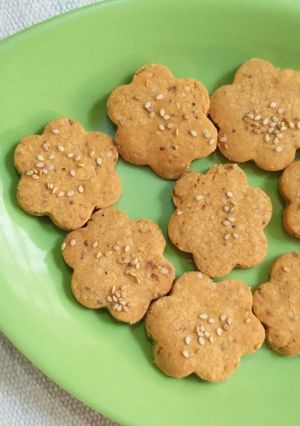 A picture of Rice Peanut Biscuit.
