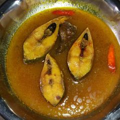 A picture of Hilsha fish curry.