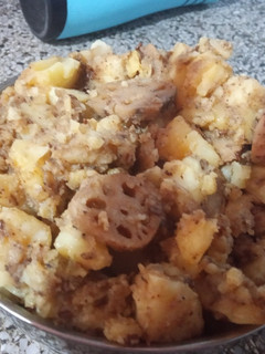 A picture of Aloo bhaa vart vali sabzi.