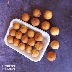 A picture of Cake pops.