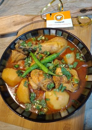 A picture of Chicken aloo ka salan.
