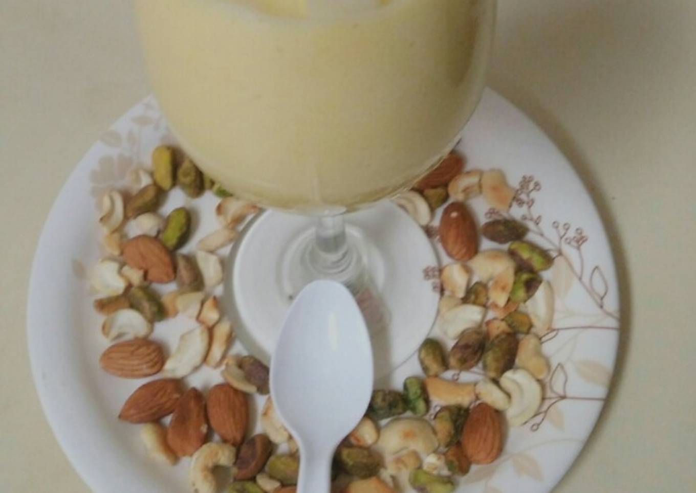Mango and Curd Smoothie