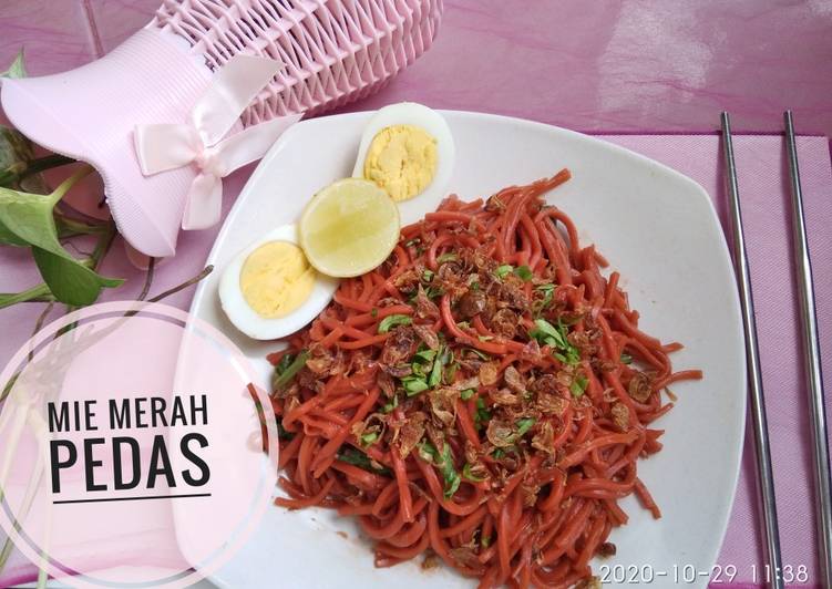 Mie Merah Pedas