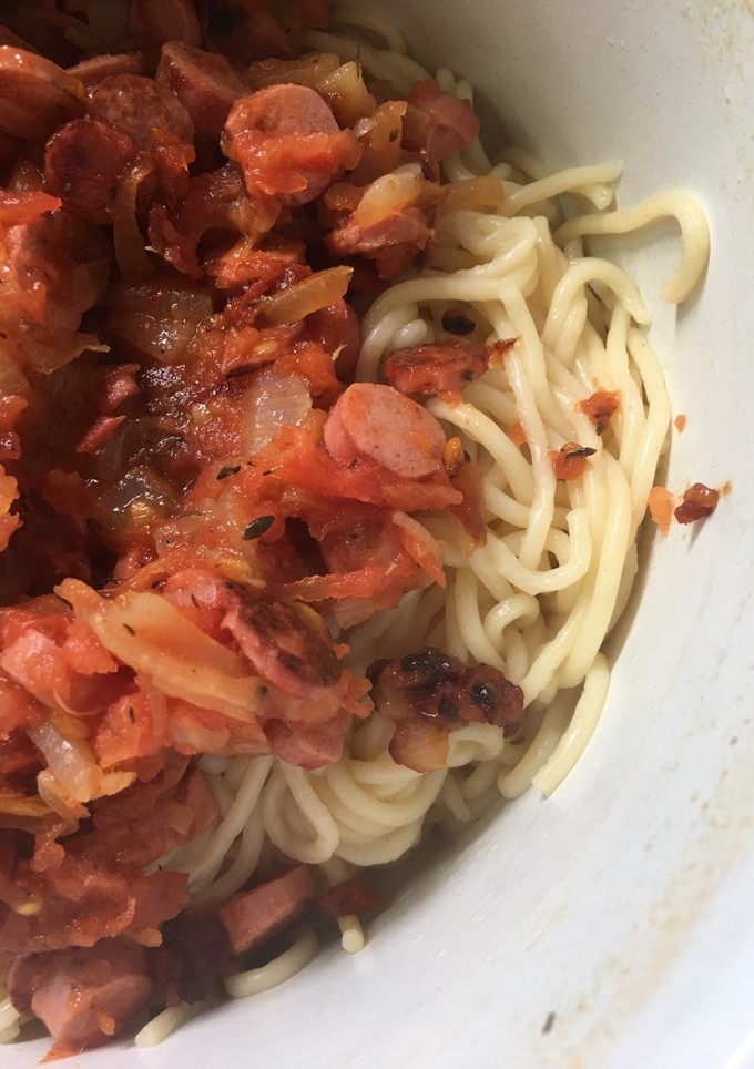 Una foto de Spagettis Con Salchicha