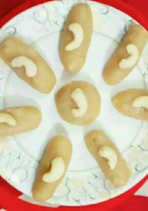 A picture of Cashew roll.
