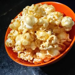 Caramel popcorn A picture of Caramel popcorn.