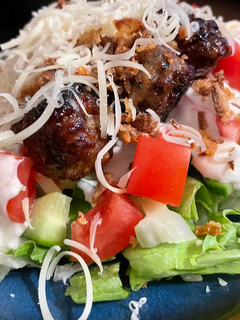 Bbq húsgolyós saláta recept fotója