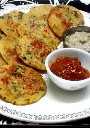 A picture of Instant Rava and Rice Flour Uttappam.