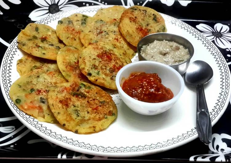 Instant Rava and Rice Flour Uttappam