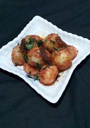 A picture of Garlic chilli baby potatoes.