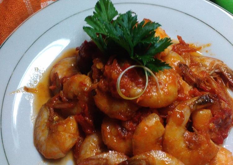 Bagaimana Membuat Udang Balado Anti Gagal