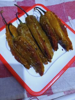 बेसन हरी मिर्च (besan hari mirch recipe in Hindi) रेसिपी मुख्य फोटो