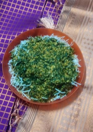A picture of Kerala style palak thoran.