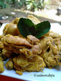 Foto resep Ayam Ungkep Bumbu Kuning