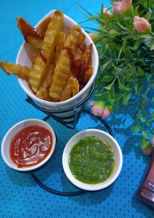 A picture of KFC style fries.