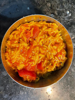સેવ ટામેટા નુ શાક (Sev Tameta Shak Recipe In Gujarati) રેસીપી મુખ્ય ફોટો
