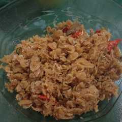 A picture of Udang rebon goreng.