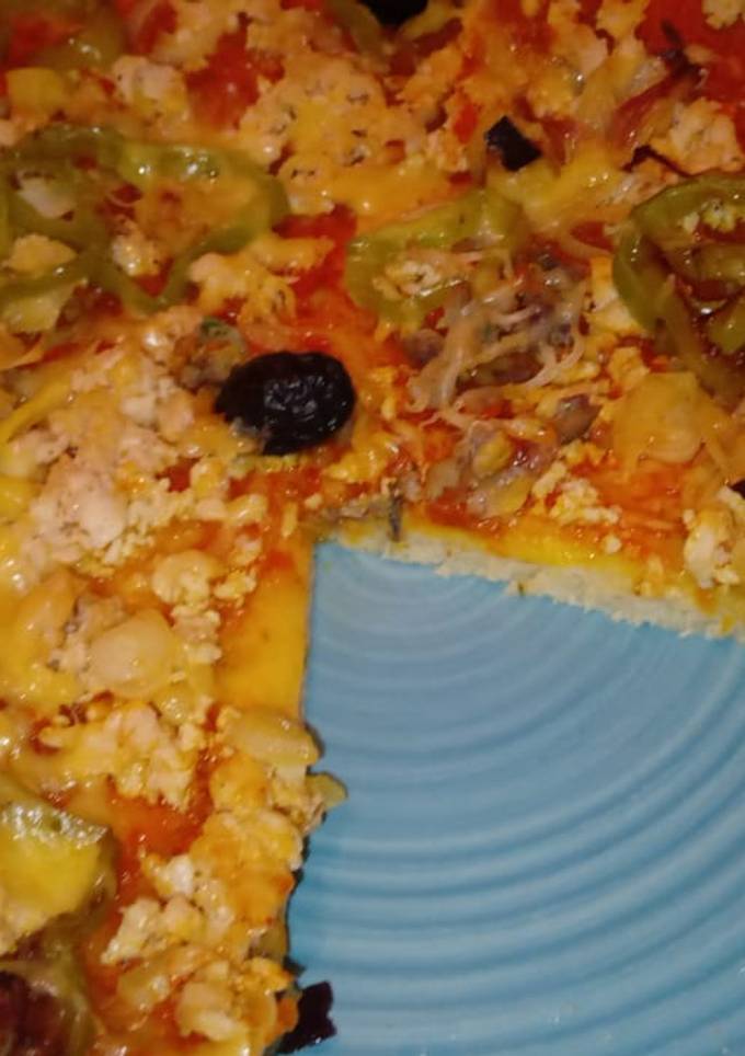 صورة بيتزا بالطون