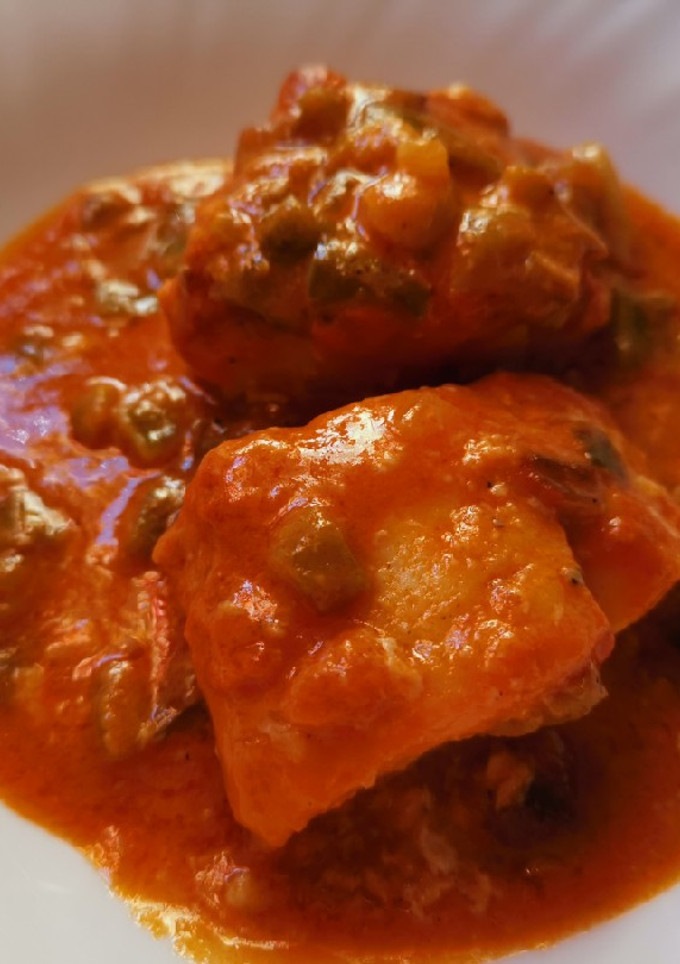 Una foto de Bacalao en salsa de tomate