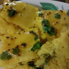 A picture of Khaman Dhokla.
