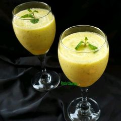 A picture of Pineapple mint frapee.