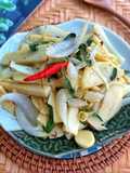 Măng Xào Hành Tây Rau Răm Chay