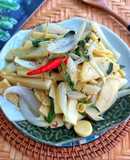 Măng Xào Hành Tây Rau Răm Chay