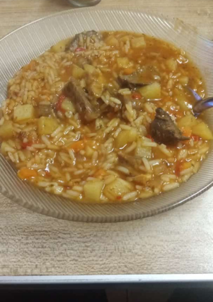 Una foto de Guiso de arroz con sobras de asado😅