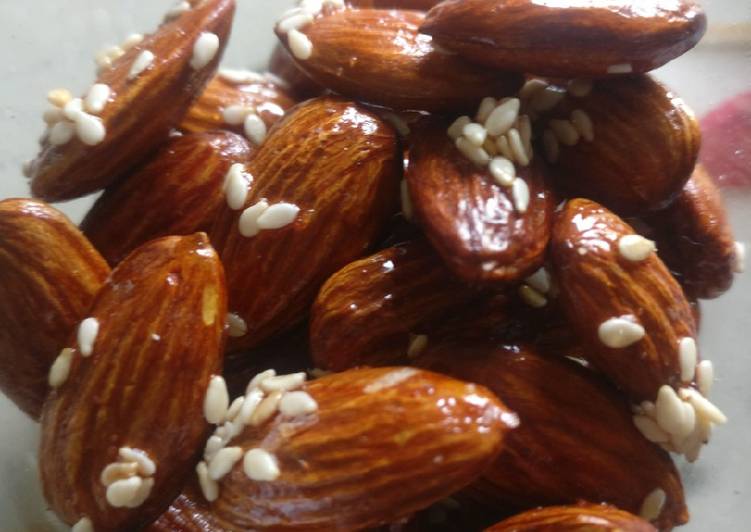 Honey sesame almonds