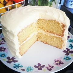 A picture of White vanilla cake.