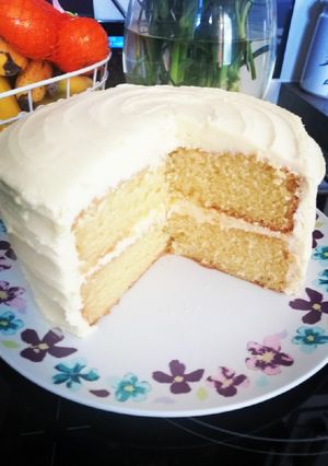 A picture of White vanilla cake.
