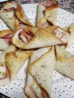 Una foto de Pestiños de york y queso