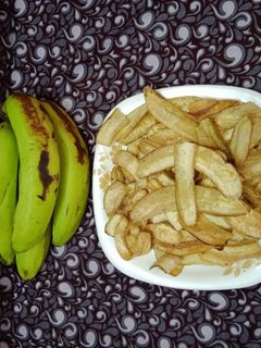 કેળાની વેફર (Banana Wafer Recipe In Gujarati) રેસીપી મુખ્ય ફોટો