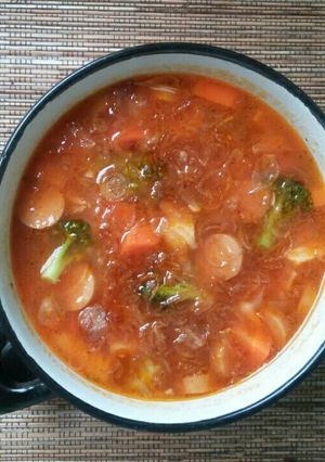 Foto resep Sup Merah Sosis dan Bakso Ayam
