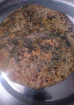 मूली की भाजी का पराठा (mooli ki bhaji ka paratha recipe in Hindi) रेसिपी मुख्य फोटो