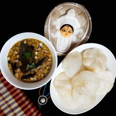 A picture of Luchi - Bengali style Puri.