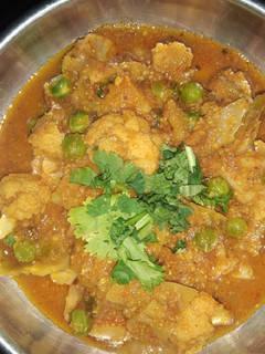 મોગલાઈ કોબીજ ફ્લાવર (Moghlai Cabbage Cauliflower Recipe In Gujarati) રેસીપી મુખ્ય ફોટો