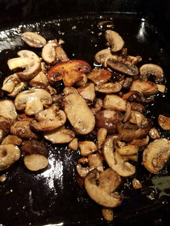 A picture of Sautéed mushrooms.
