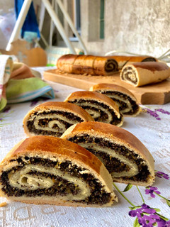 A picture of Pumpkin & Poppy Seed Roll!.