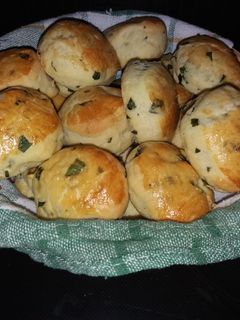 Medvehagymás pogácsa recept fotója