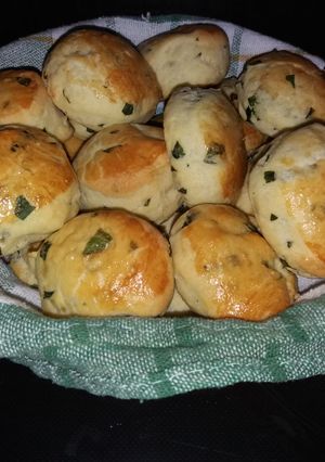 Medvehagymás pogácsa recept fotója