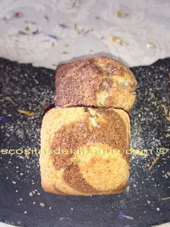Una foto de Mini financiers de chocolate y pistacho con Thermomix