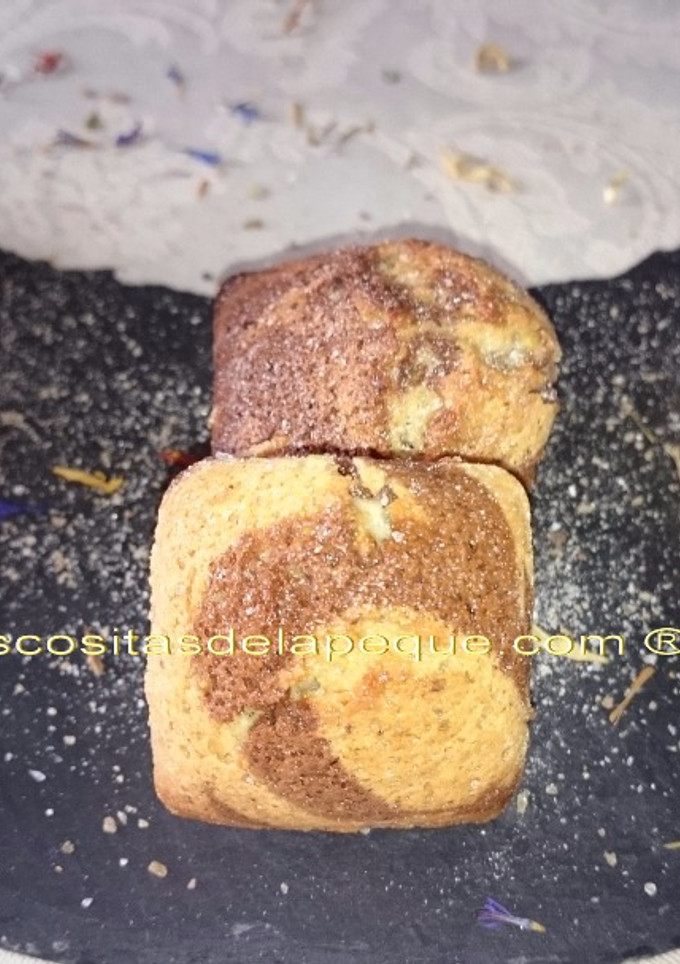 Una foto de Mini financiers de chocolate y pistacho con Thermomix