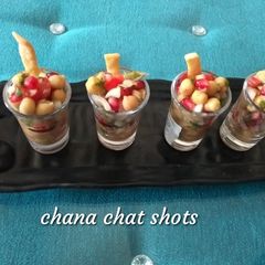 A picture of Chana chat shots.